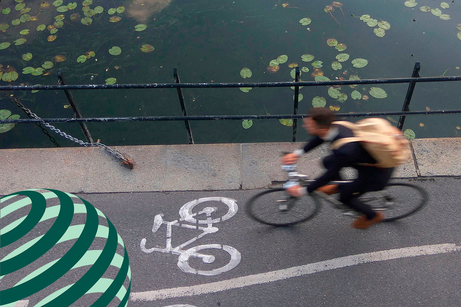 man som cyklar