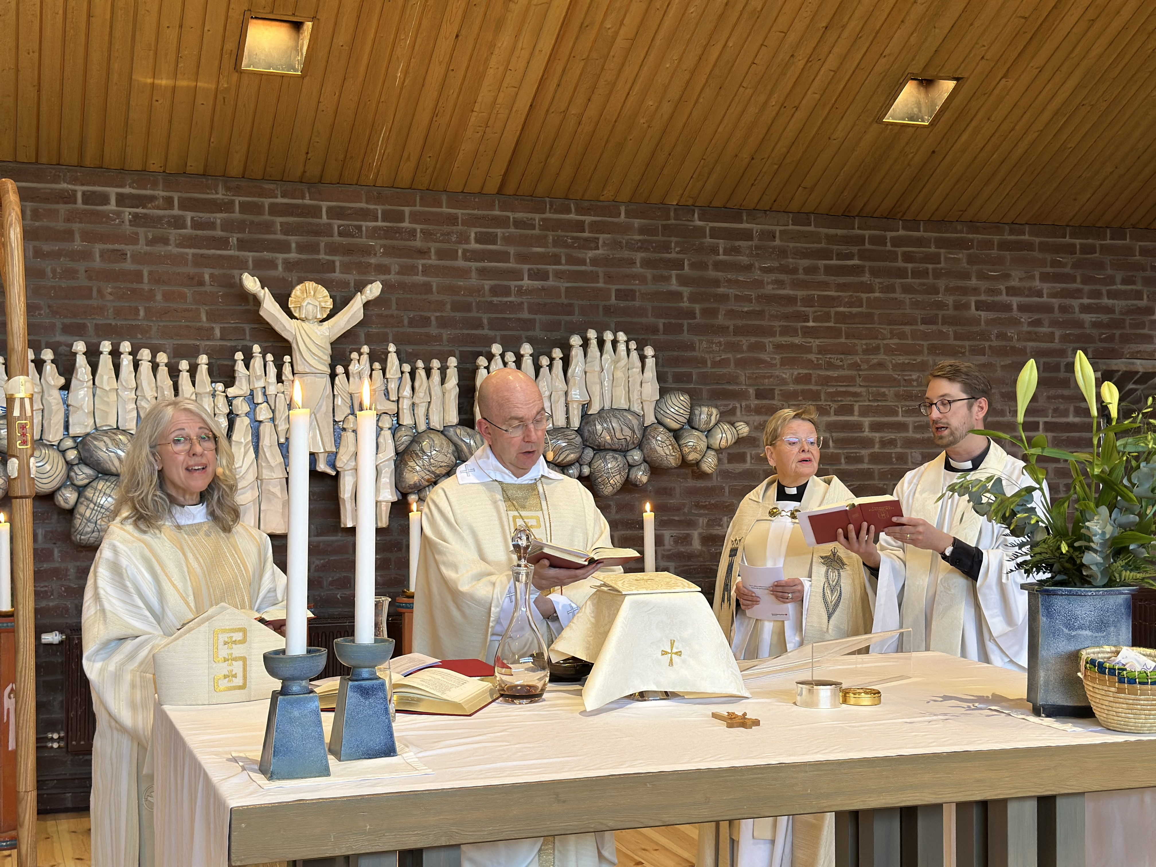 Bild från påskmässa i Råslätts kyrka. 2025.