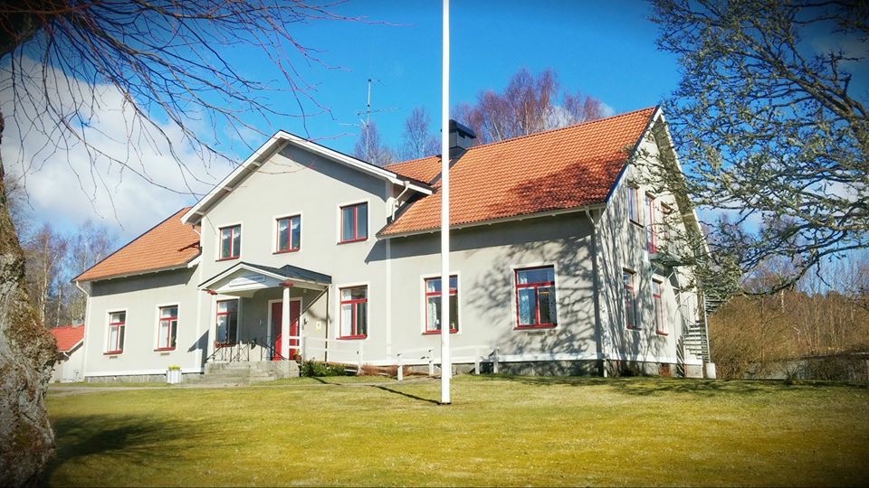 Exteriörbild av Gemla församlingshem.