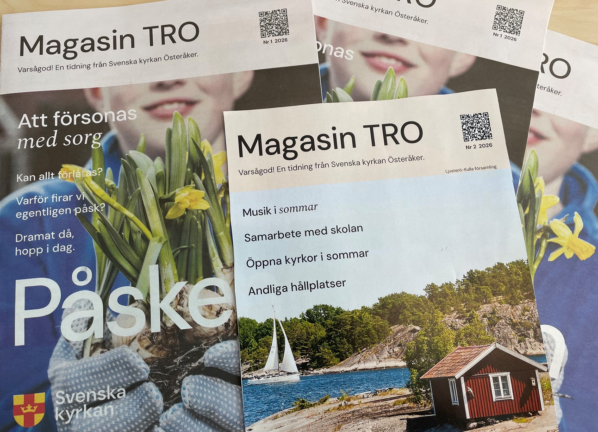 Bild på tidningar.