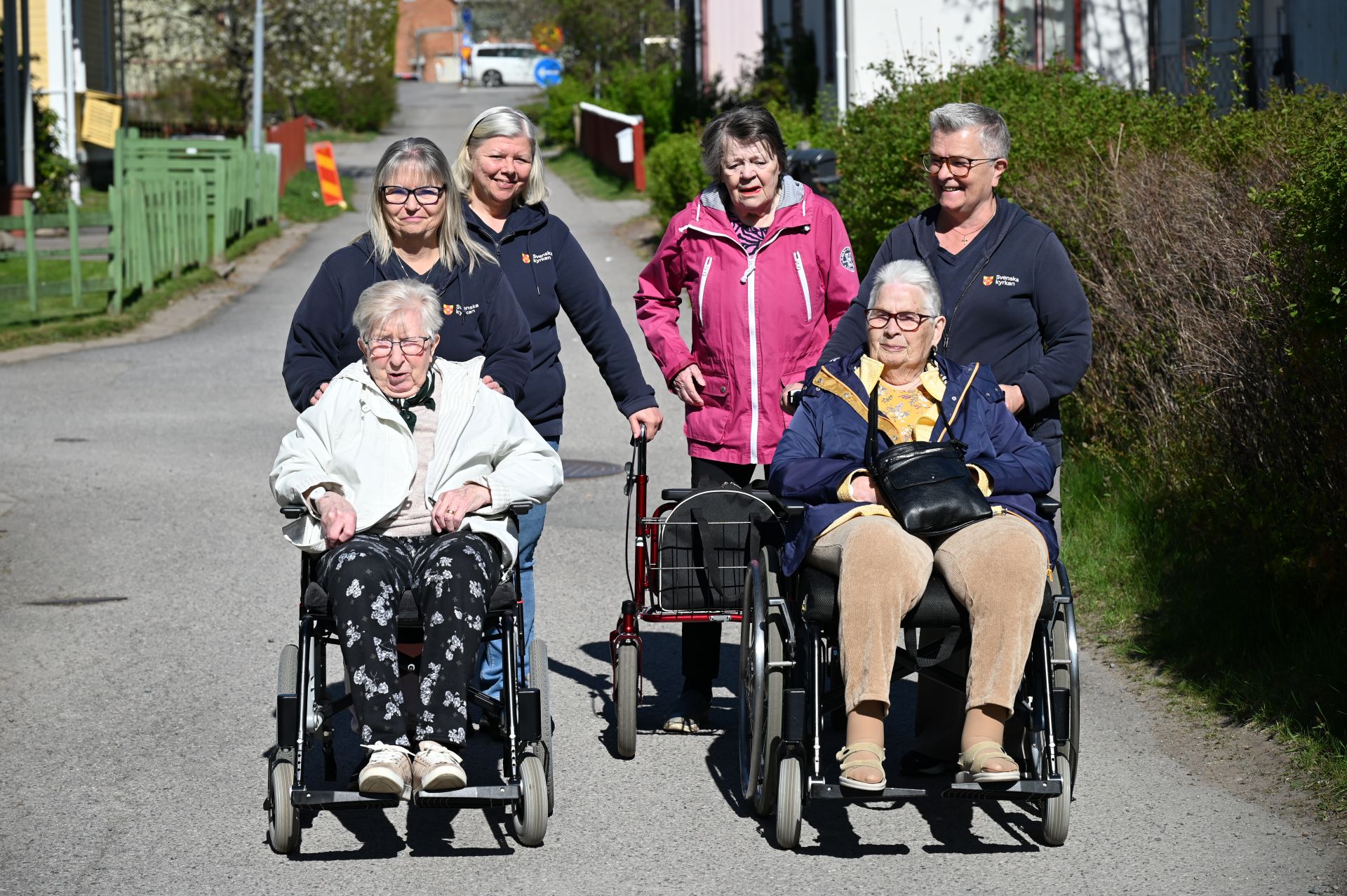 Mötesplatsen promenad med några damer