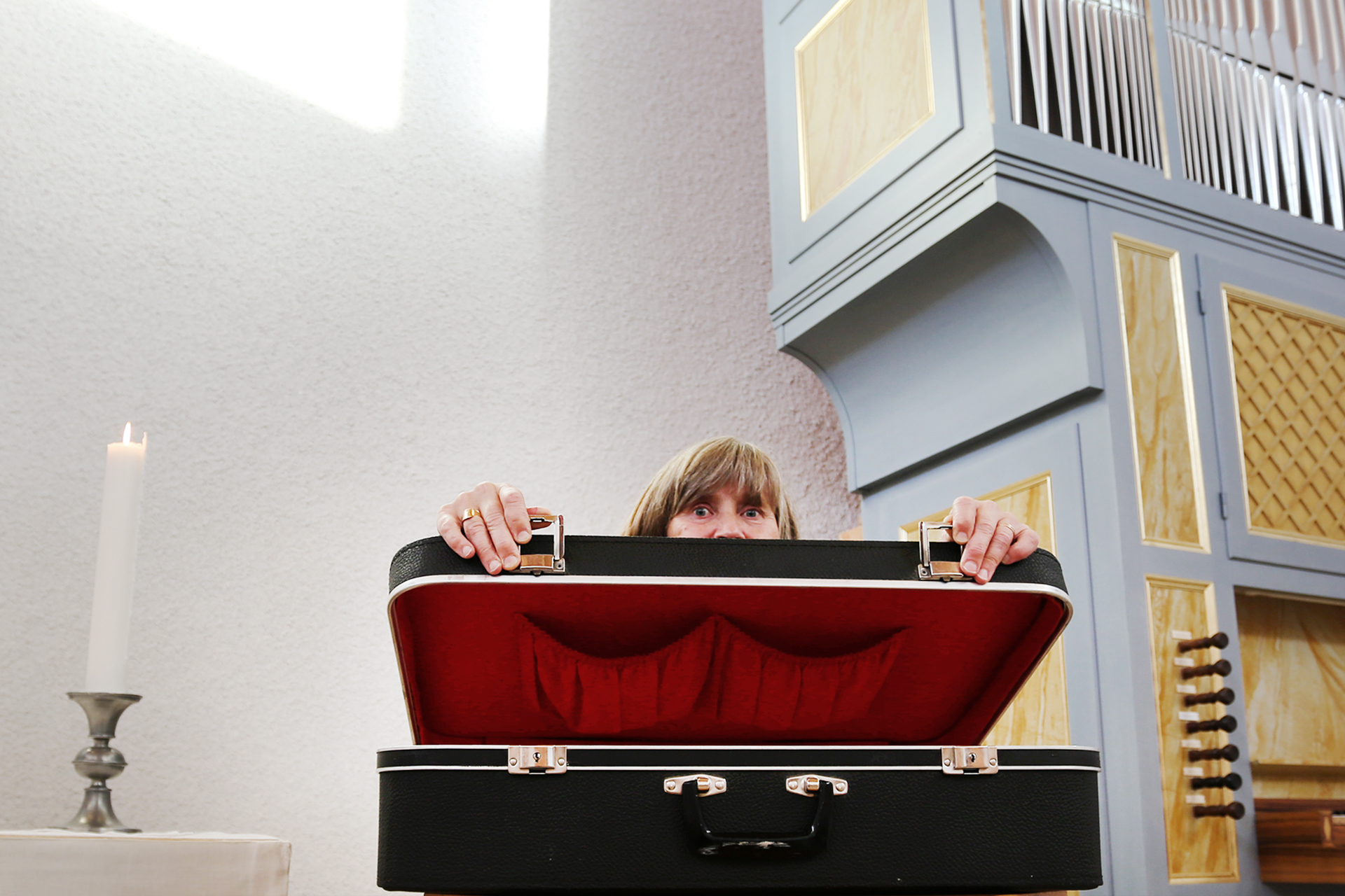 En öppnad resväska