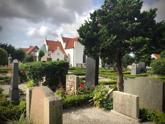 Vallkärra kyrkogård