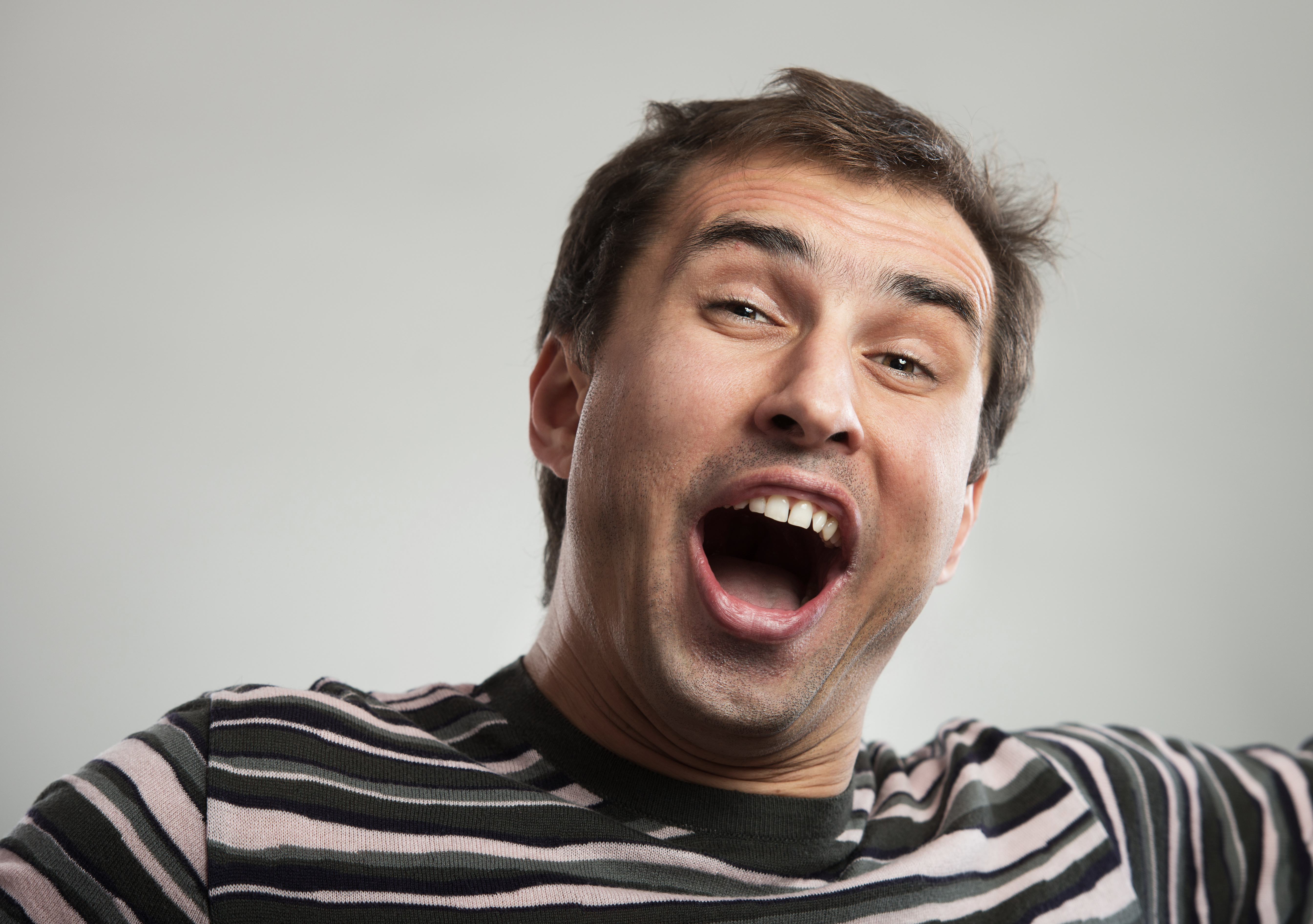 Glad man som sjunger 