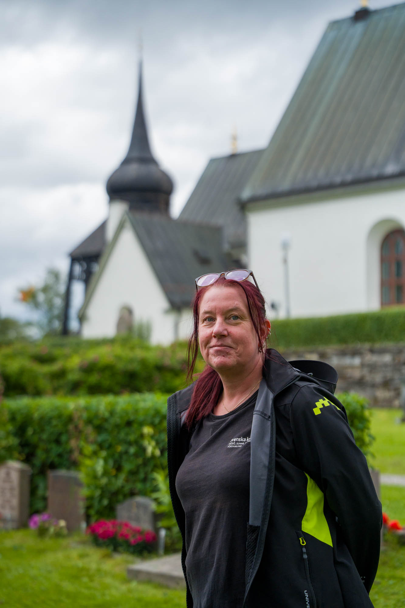 Trädgårdsarbete på Frösö kyrkogård
