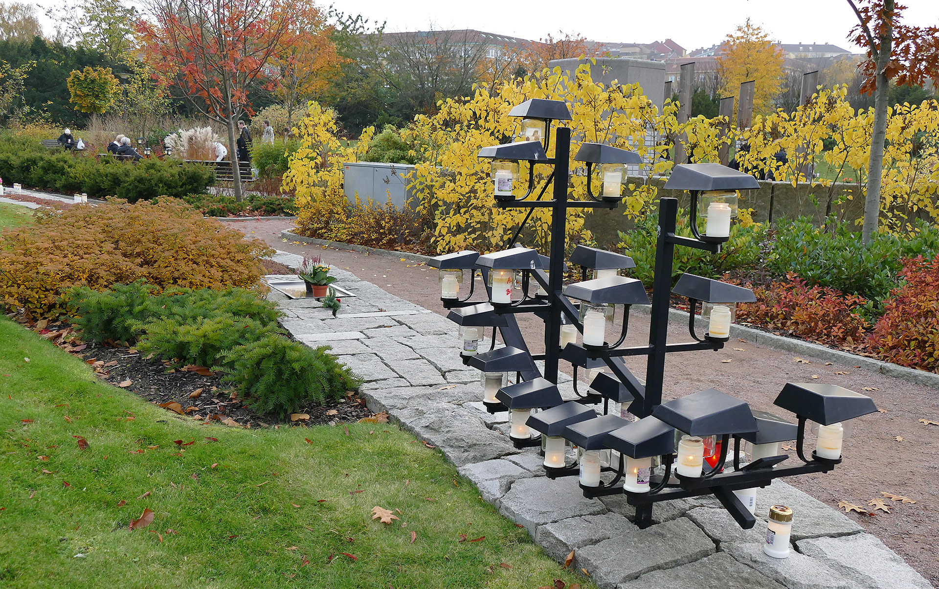 Askgravlunden, Östra kyrkogården