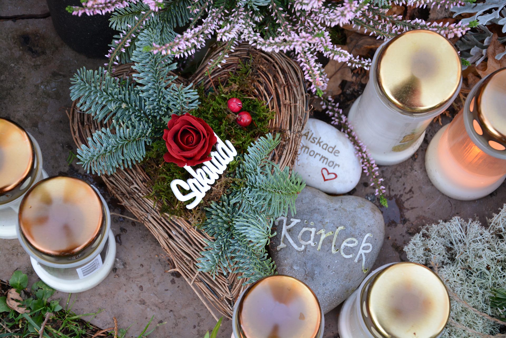 gravdekorationer saknad