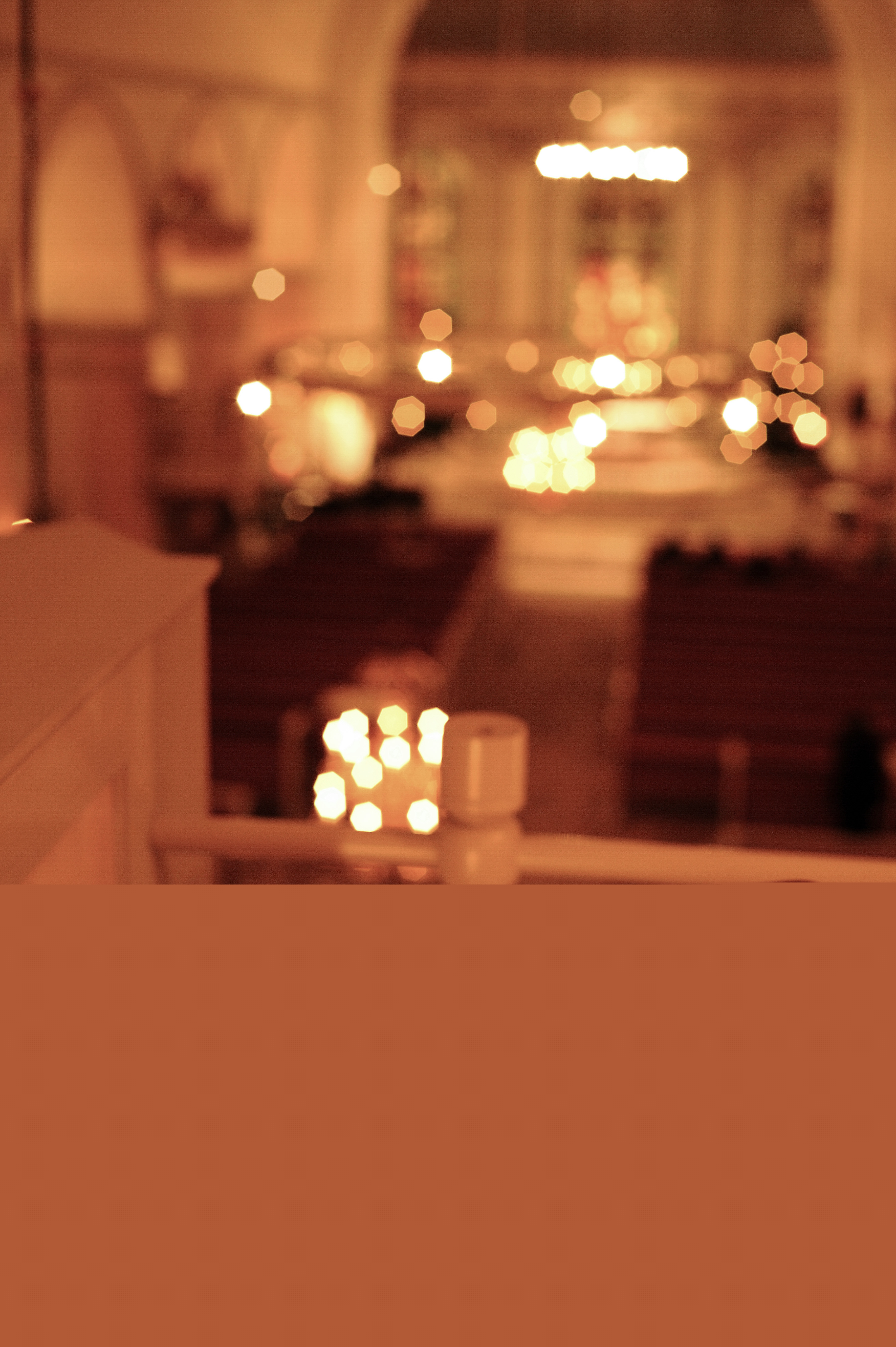 Noterna till O, helga natt står uppställda på ett notställ på orgelläktaren.